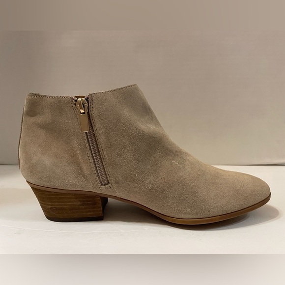 Clarks Artisan Tan Suede Ankle Boots Booties Size 9 1/2 M - Picture 5 of 11